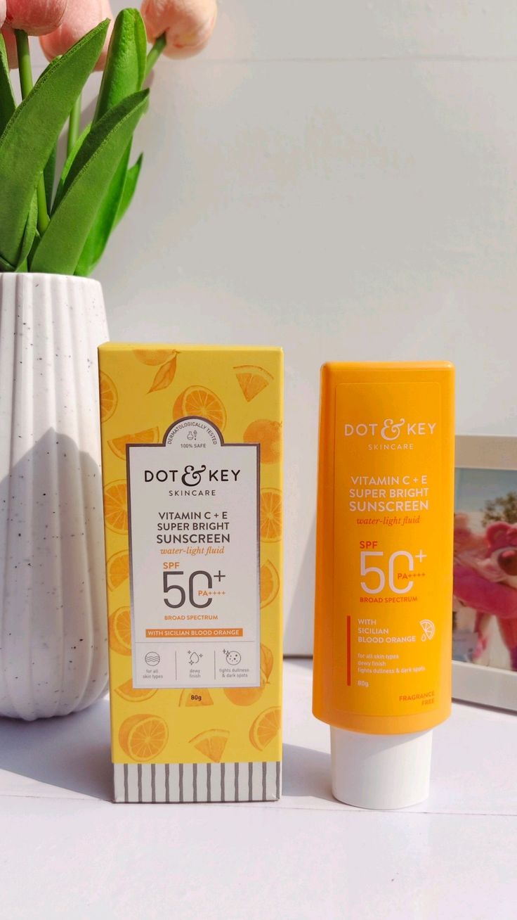 Dot & Key Vitamin C + E Super Bright Sunscreen SPF 50+ (80g)