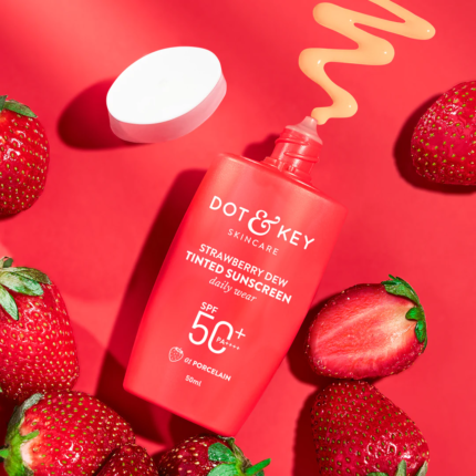 Dot & Key Strawberry Dew Tinted Sunscreen SPF 50+ PA++++ 01 Porcelain